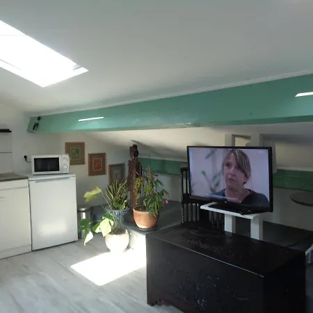 Apartment 34